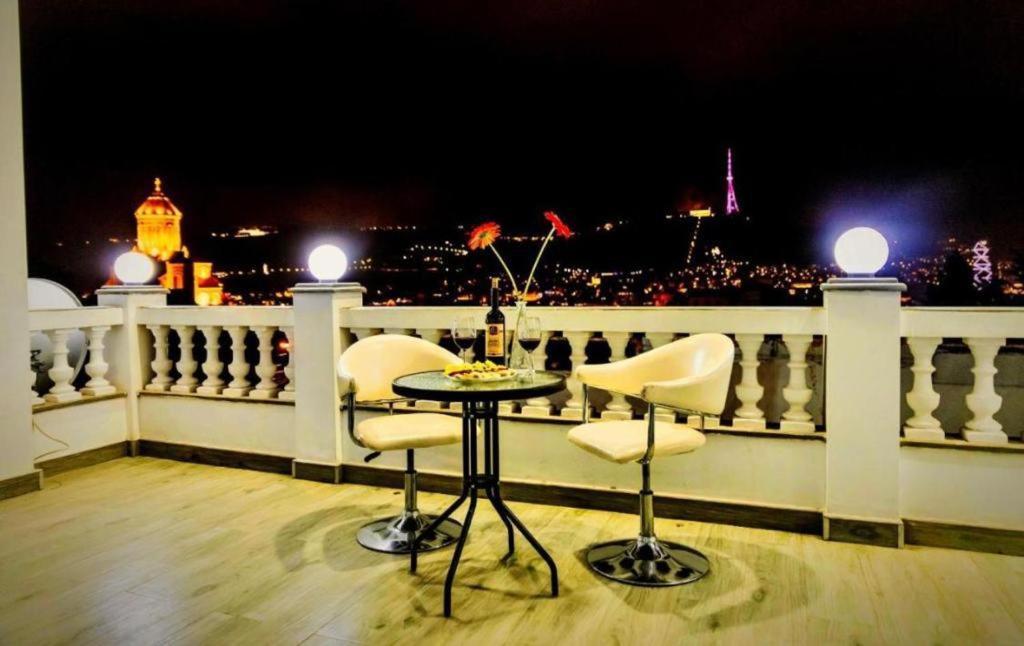 White House Hotel Tbilisi ภายนอก รูปภาพ